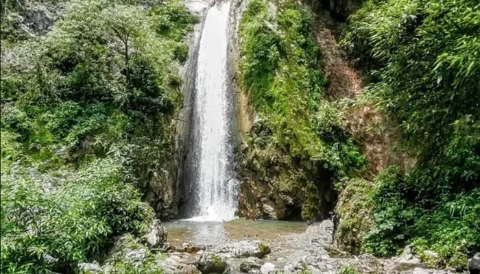 Jharipani fall, best waterfall in Uttarakhand